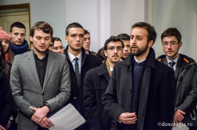 Colindători la Reședința Mitropolitană - Corul de studenți al Colegiului „Sfântul Nicolae” din Iași 