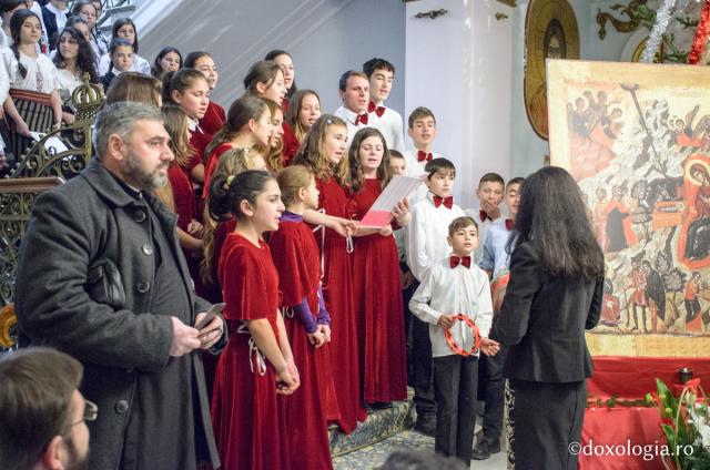 Colindători la Reședința Mitropolitană - parohia Erbiceni, județul Iași