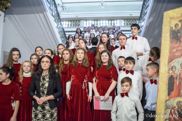 Colindători la Reședința Mitropolitană - parohia Erbiceni, județul Iași