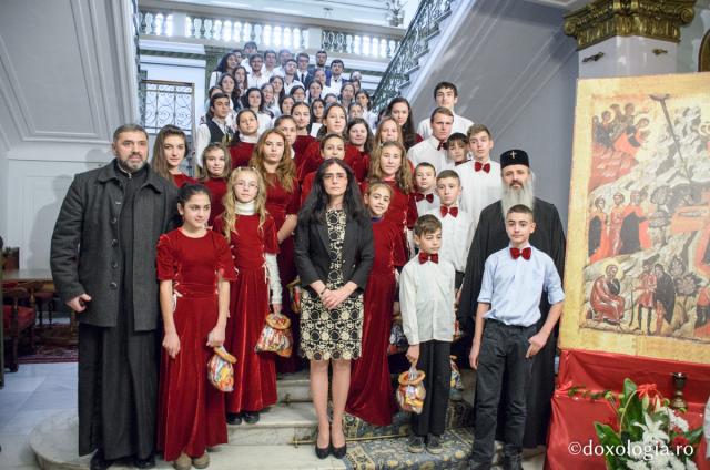 Colindători la Reședința Mitropolitană - parohia Erbiceni, județul Iași