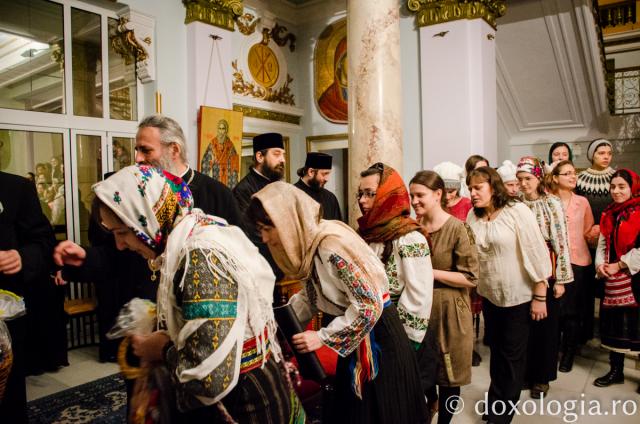 Colindători la Reședința mitropolitană - parohia Talpalari din Iași