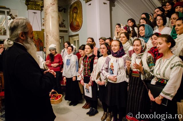 Colindători la Reședința mitropolitană - parohia Talpalari din Iași