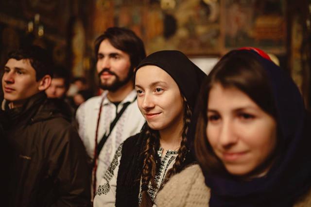 Colindători la mănăstirea Oașa - galerie FOTO
