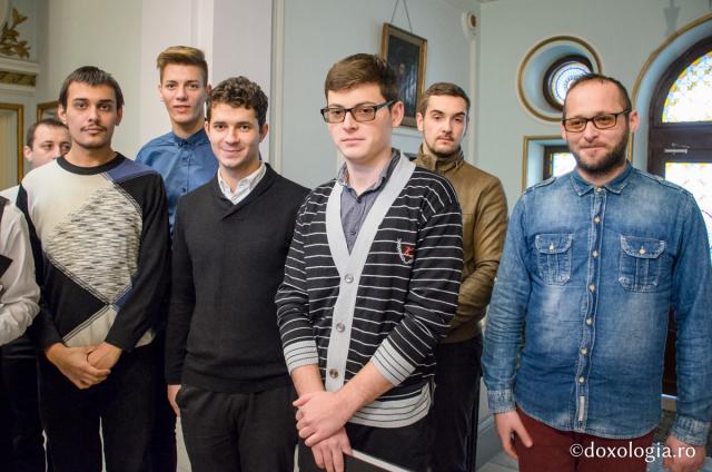 Colindători la Reședința Mitropolitană - Corul „Sf. Ioan Cucuzel”, Iași