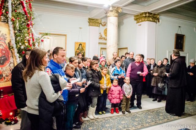 Colindători la Reședința mitropolitană - parohia Curelari din Iaşi
