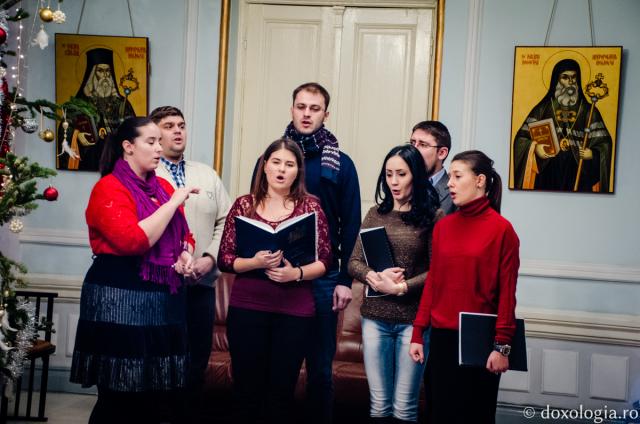 Colindători la Reședința mitropolitană - Studenţi ai Universităţii de Arte din Iaşi