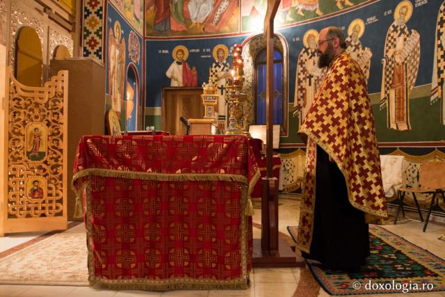 (Foto) Priveghere pentru Sfântul Grigorie Palama la parohia Munteni-Copou