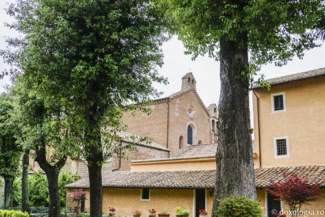 Locul unde a fost martirizat Sfântul Apostol Pavel - Mănăstirea Tre Fontane - Roma - GALERIE FOTO