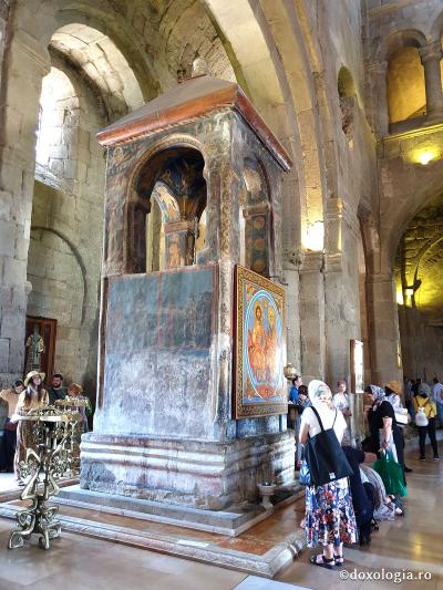 Cămaşa Domnului şi Stâlpul de viaţă dătător