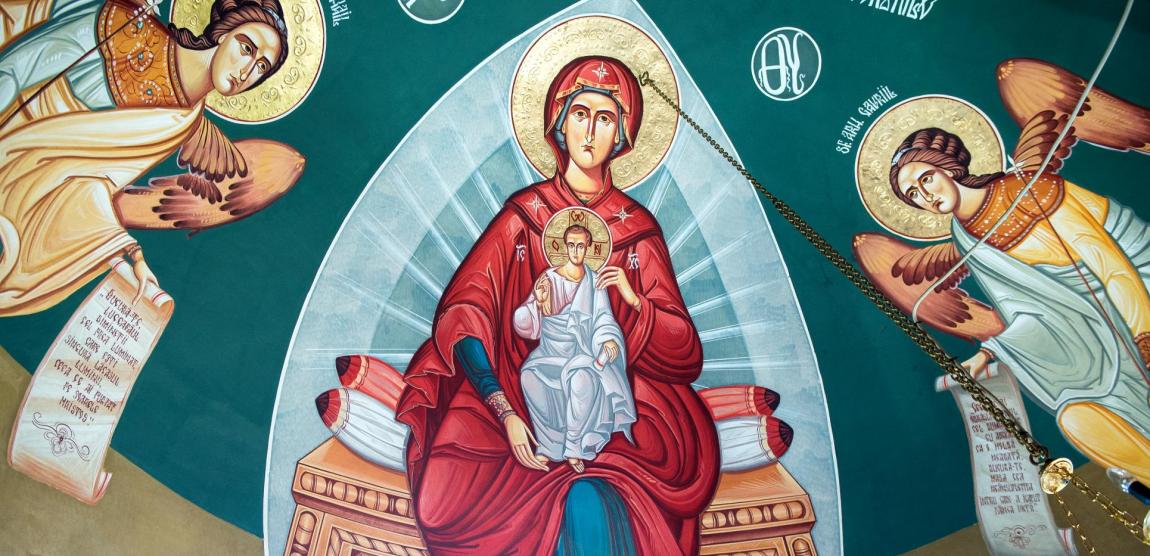 Maica Domnului pe tron