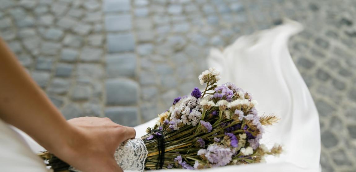 buchet de flori în mână