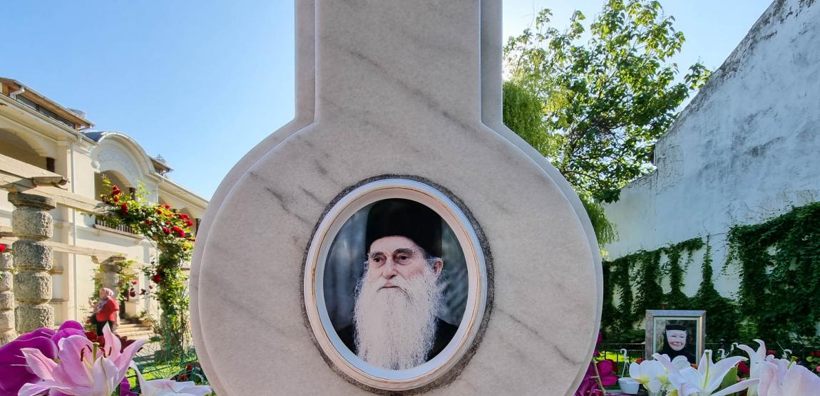 mormântul Părintelui Arsenie Papacioc