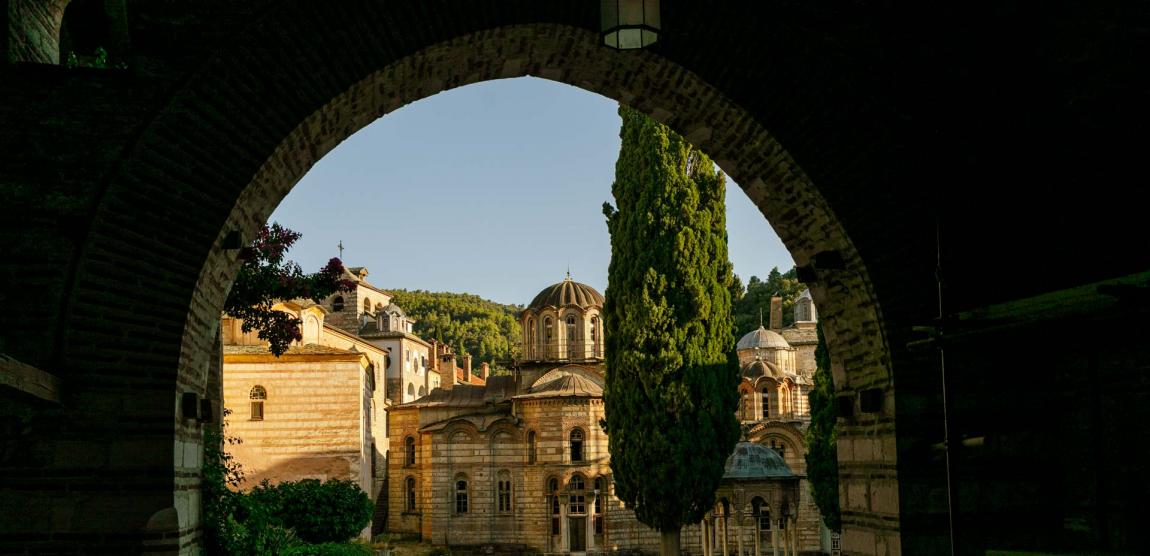 (Foto) Pași de pelerin la Mănăstirea Hilandar – Athos