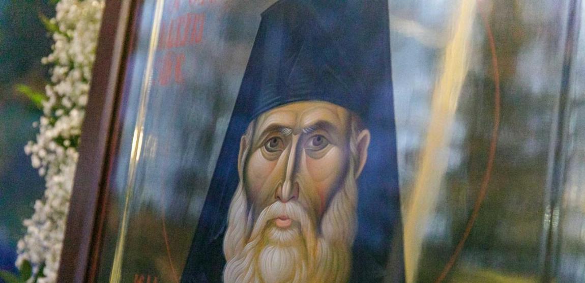 (Video) A fost ateu, apoi a devenit preot: minunea unei convertiri de la mormântul Sf. Arsenie de la Prislop