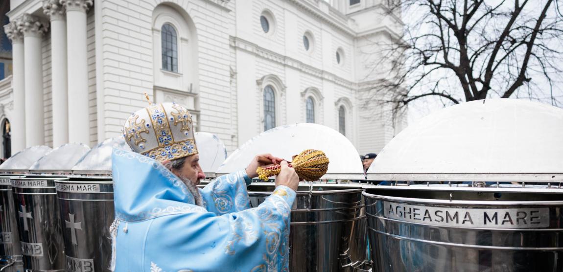(Foto) Boboteaza la Catedrala Mitropolitană din Iași – Sfânta Liturghie și Sfințirea Apei