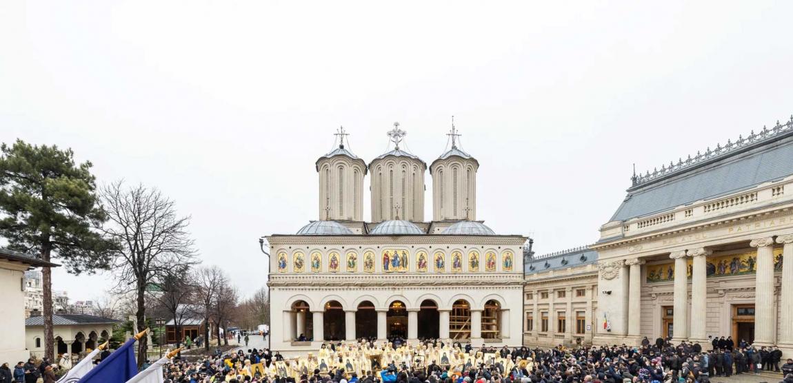 Sfânta Liturghie și proclamarea generală a canonizării celor 16 sfinte femei românce