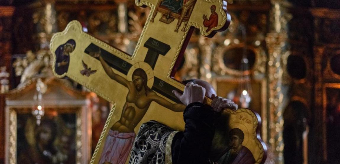 Crucea Lui înflorind crucea ta...