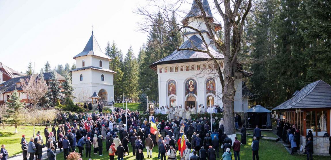 Sfânta Liturghie cu ocazia proclamării locale a canonizării Sfintei Cuvioase Mavra de pe Ceahlău