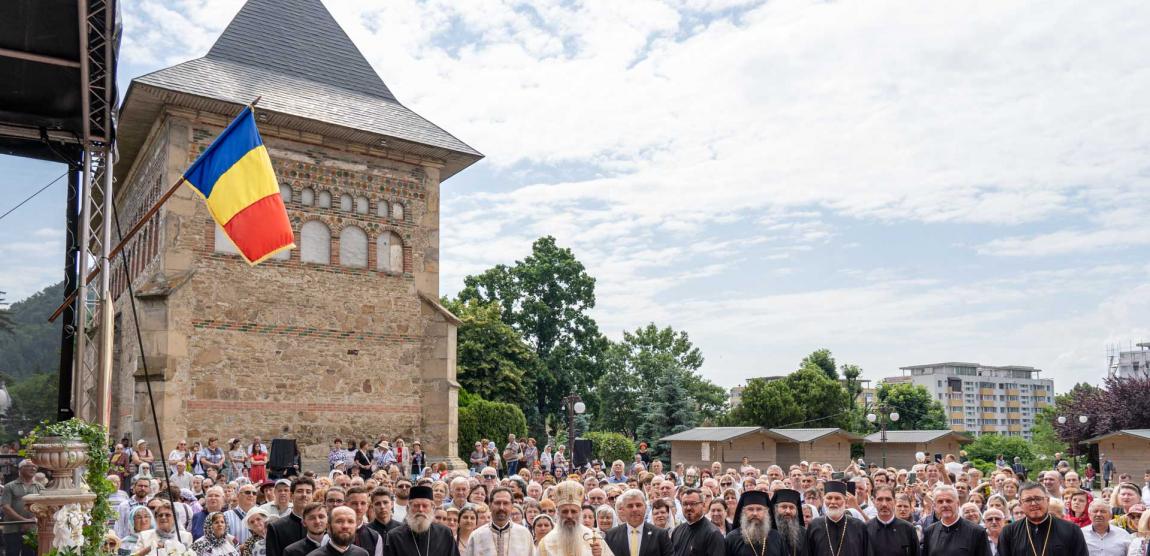 (Video) Mitropolitul Moldovei și Bucovinei, prezent la hramul municipiului Piatra Neamț – Nașterea Sfântului Ioan Botezătorul