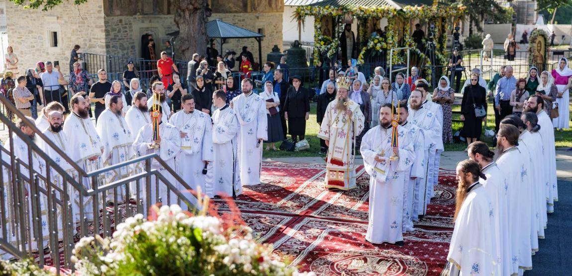 Liturghie arhierească săvârșită de PS Andrei al Covasnei și Harghitei la Suceava