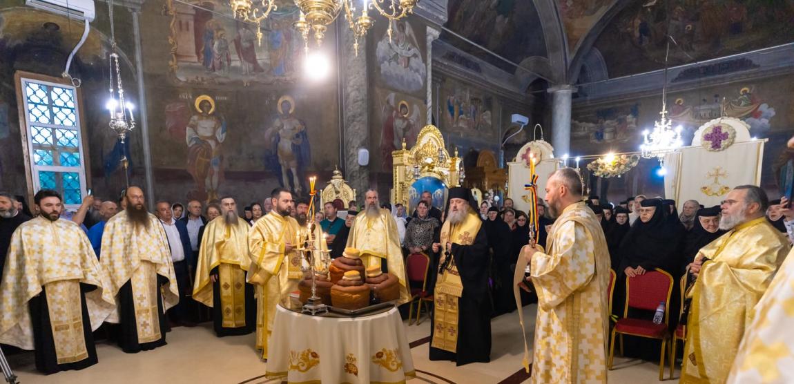 Priveghere la Mănăstirea Pasărea în ajunul canonizării locale ale Sfintelor Cuvioase Elisabeta și Filofteia