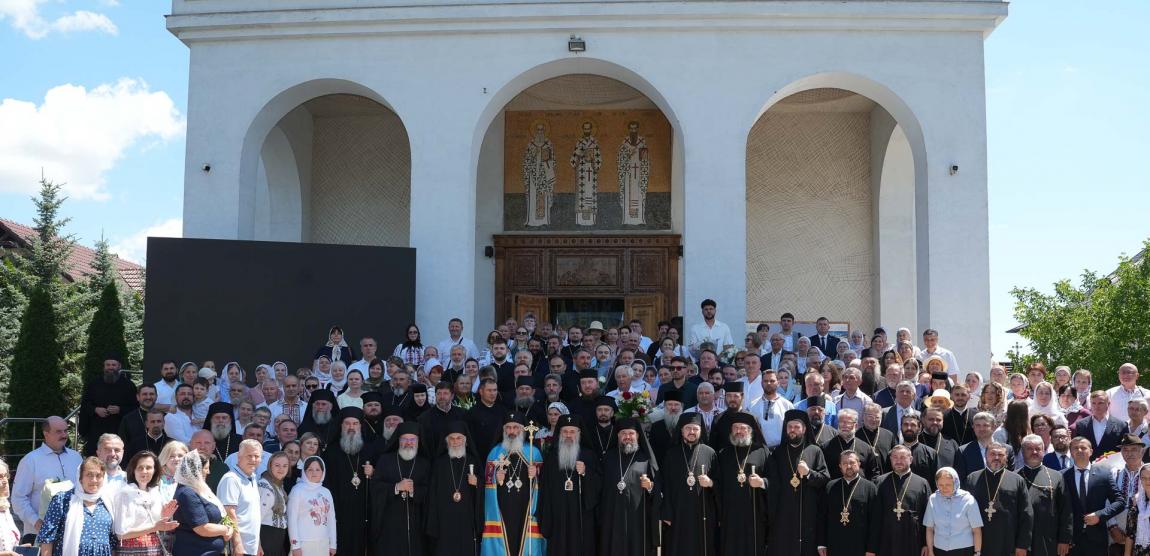 Slujba de întronizare a Înaltpreasfințitul Părinte Antonie în demnitatea de Arhiepiscop al Chișinăului, Mitropolit al Basarabiei și Exarh al Plaiurilor