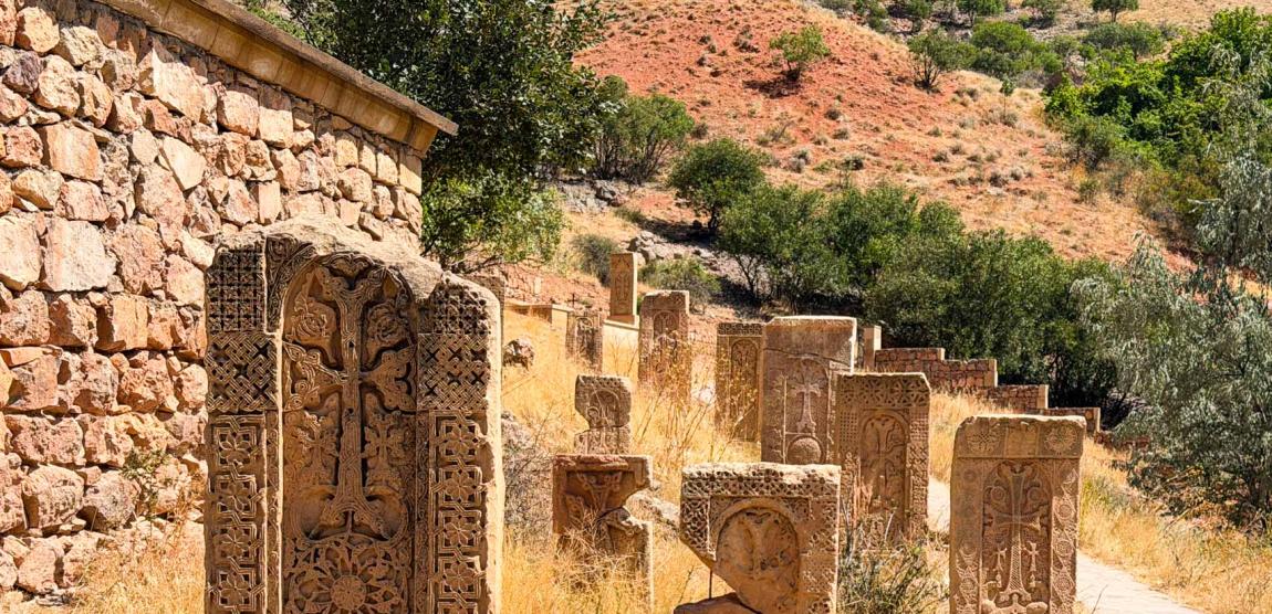 Armenia, țara crucilor sculptate în piatră