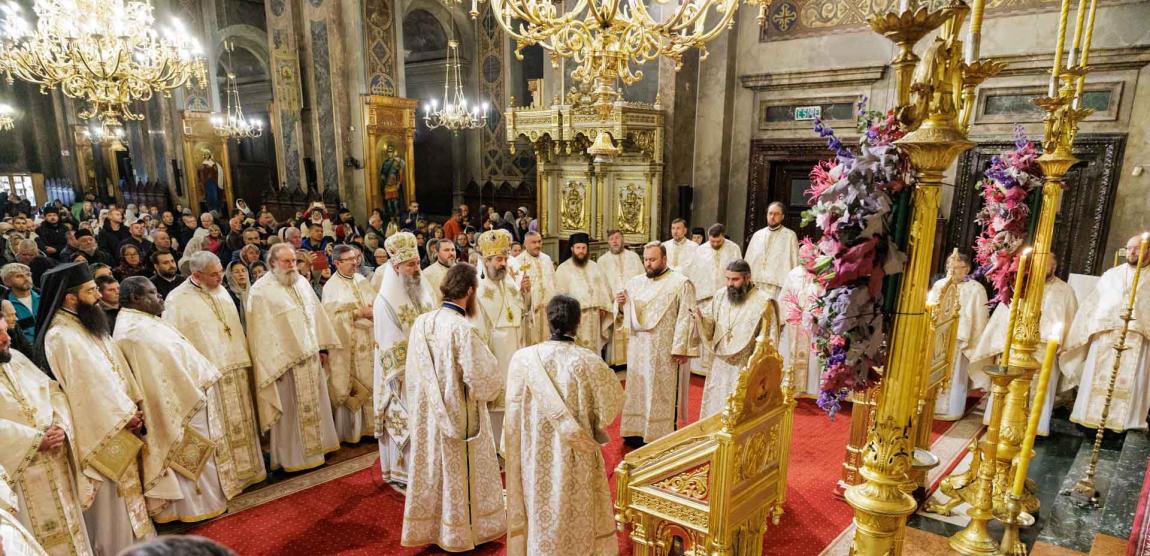 Doi ierarhi au slujit la Catedrala Mitropolitană din Iași în a cincea zi de pelerinaj