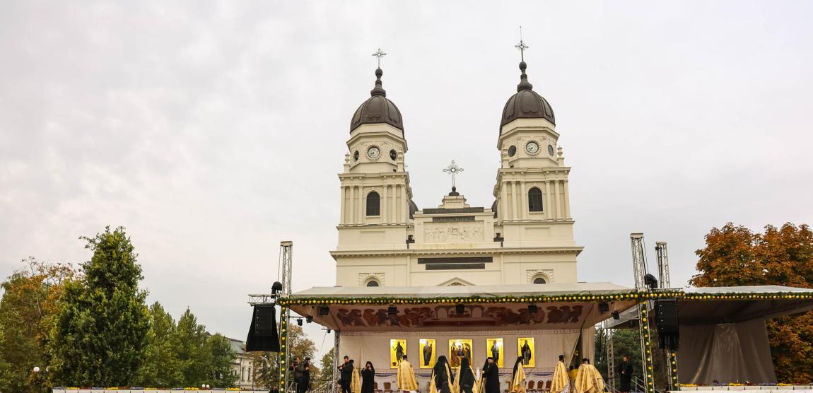 Sfânta Liturghie în cinstea Sfintei Parascheva și a Sfântului Cuvios Paisie de la Sihăstria, 2026