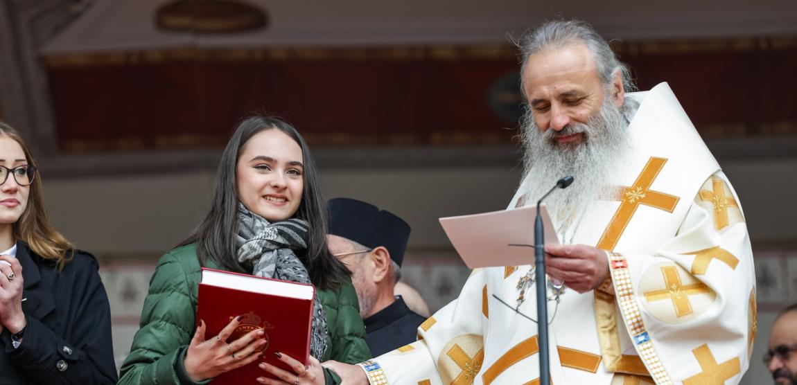 10 de 10 – bursieri premiați la Hramul Sfintei Parascheva