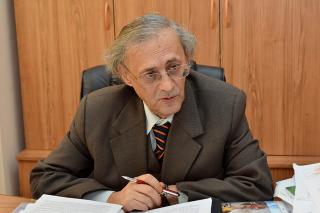 „Când elimini nişte servicii medicale spitaliceşti, trebuie să pui altele în loc“