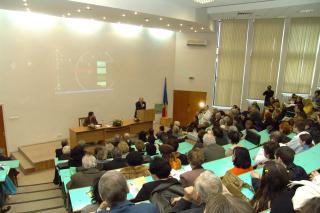 Numărul doctoranzilor, limitat de performanţa universităţilor