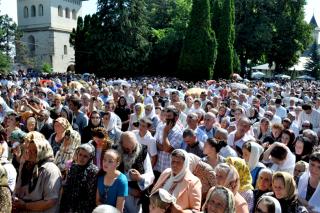 Pelerinii Sfântului Ioan cel Nou, la hramul Catedralei arhiepiscopale din Suceava