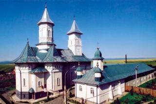 Două decenii de reînviere monahală la Mănăstirea Ciolpani