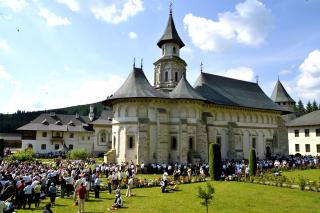 Sfântul Voievod Ştefan cel Mare, serbat în biserici moldave