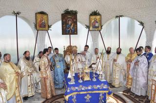 Slujbă arhierească la hramul Mănăstirii Eşanca din judeţul Botoşani