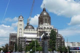Catedrala „Înălţarea Domnului“, aureolă sacră în inima Bacăului