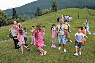 O săptămână în tabără la Durău, prilej de regăsire a copilăriei pierdute
