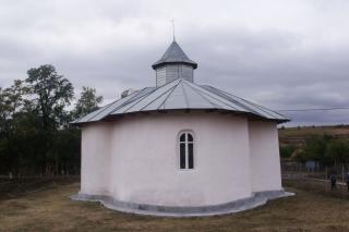 Slujbe de sfinţire în trei protopopiate din MMB