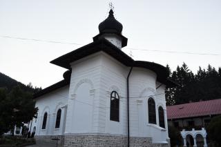 Activităţi filantropice şi catehetice de sărbătoarea Sfinţilor Arhangheli