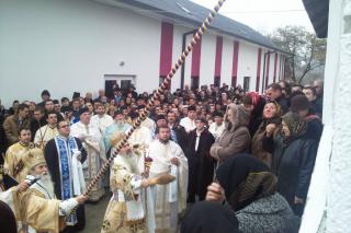 Binecuvântări arhiereşti în patru parohii ale Mitropoliei Moldovei şi Bucovinei