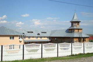 Binecuvântare arhierească în parohia „Sfântul Apostol Andrei“ din Fălticeni