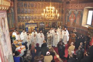 Sfinţii Atanasie şi Chiril, prăznuiţi în două biserici din Iaşi