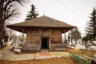 Bisericuţa neclintită de veacuri din Mirosloveşti
