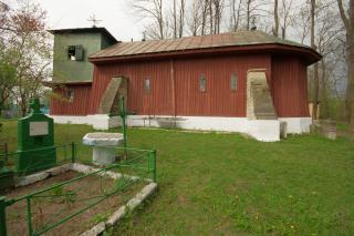 Piatră şi lemn, împletite în destinul ctitoriei domneşti de la Şcheia