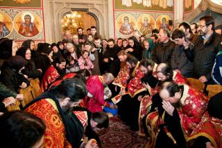 „Să ştergi cu ştergarul dragostei faţa celui ce ţi-a greşit“