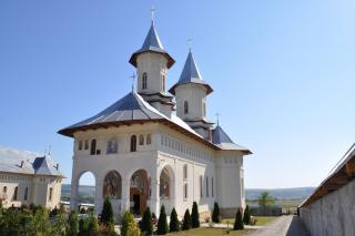 Sărbătoarea Sfântului Ierarh Varlaam, la Mănăstirea Bodeşti