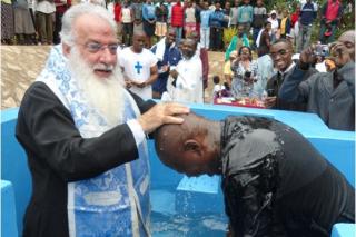 Fiul Primului Ministru din Kenya trece la Ortodoxie