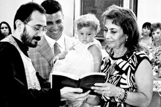 Vor fi interzise cuvintele „mamă” și „tată” în documentele oficiale din Franţa?