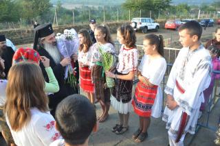 Sfinţire de biserică şi grădiniţă în localitatea ieşeană Traian